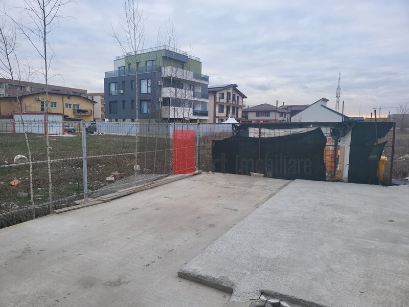 Titan, Parcul Teilor, teren intravilan